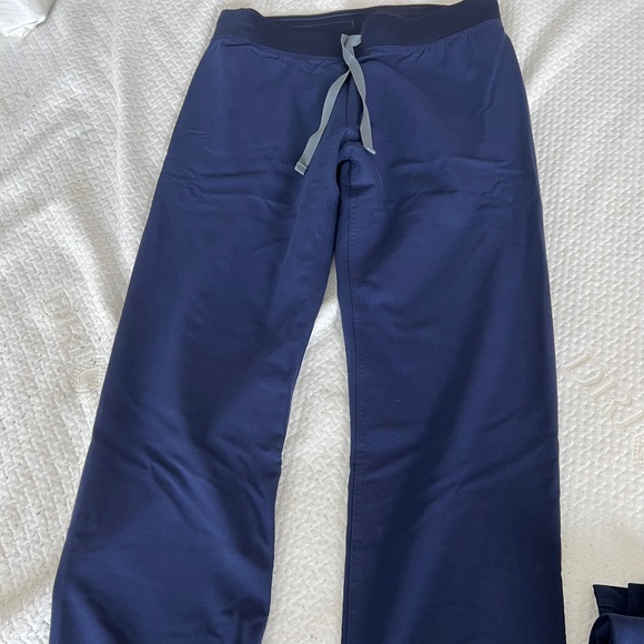 Scrubs - Picture 1 of 1